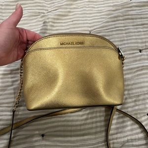 Gold MK crossbody, great year round 🥂